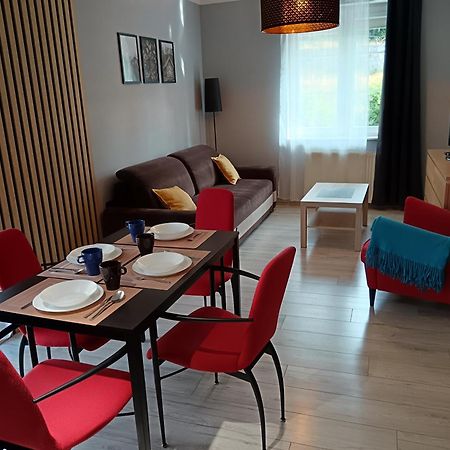 Dziesiatka Apartment ชกลาร์สกา ปอเรมบา ภายนอก รูปภาพ