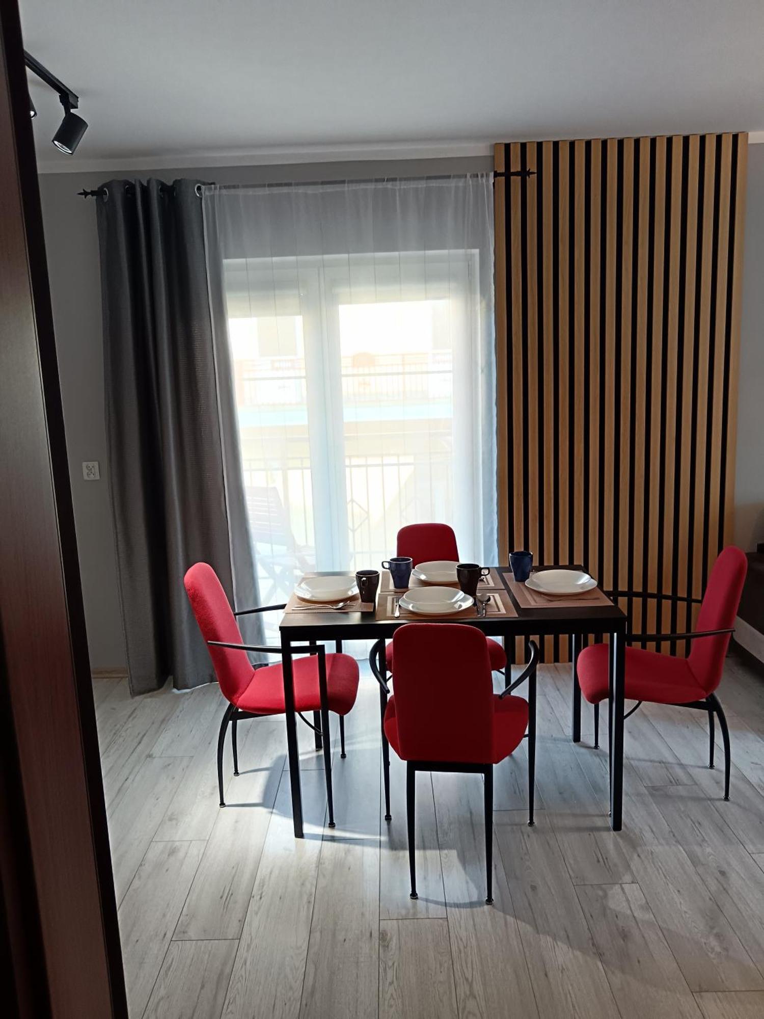Dziesiatka Apartment ชกลาร์สกา ปอเรมบา ภายนอก รูปภาพ